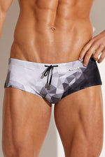 GEO GRAYSCALE TRUNK